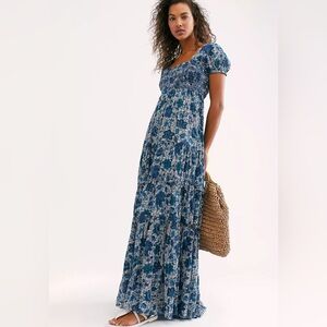 Free People Getaway blue floral smocked maxi dress xs